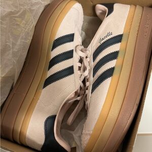 Adidas Gazelle Bold W Sneakers – US 6